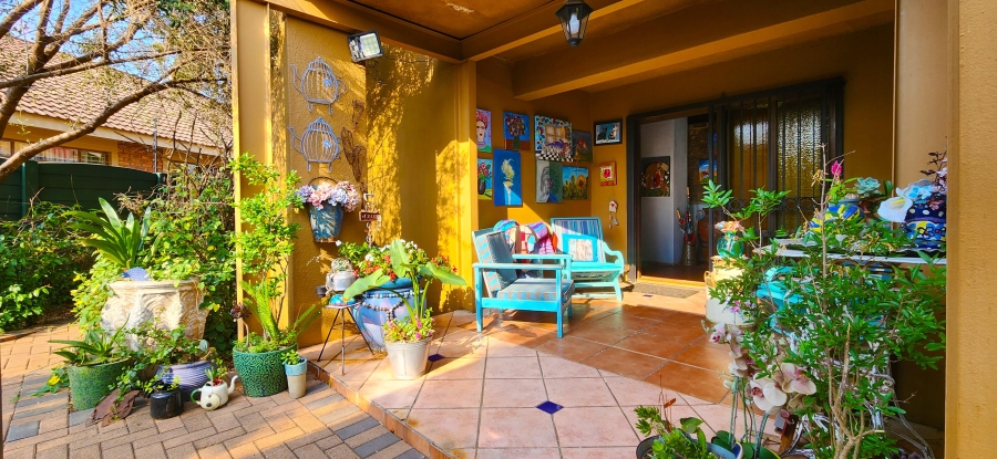 5 Bedroom Property for Sale in Kannoniers Park North West